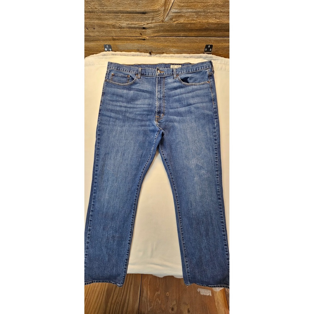 Cremieux Premium Denim Straight Leg Jeans Mens 44x32 Medium Wash Blue
